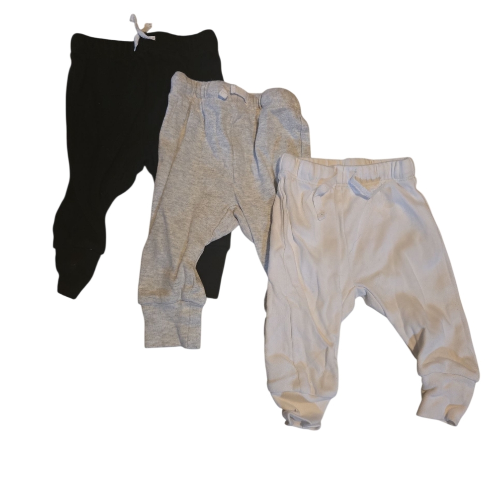 Hanes Baby Cottom Kids' Black, Gray, and White Bottoms Set 3-6 Months